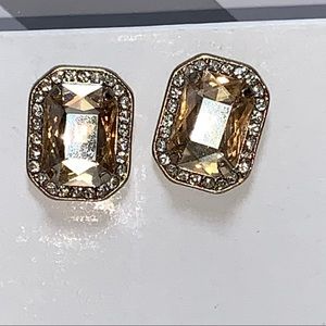 Gorgeous cut corner rectangular stud earrings